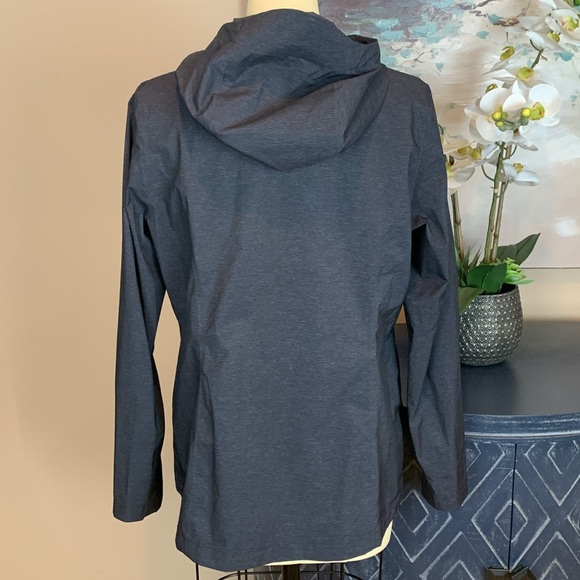 32 Degrees Cool Women’s Hooded Black Lightweight Rain/Wind Jacket Size M - Picture 3 of 10